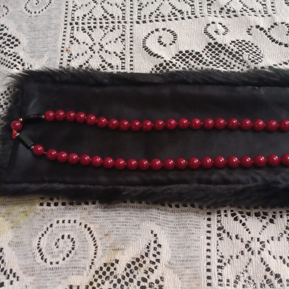 Red Natural Beaded Necklace - Picture 3 of 4